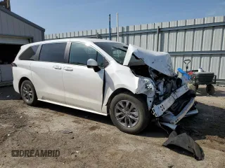 2024 Toyota Sienna LE with VIN 5TDKRKECXRS190669, listed as a Copart auction lot 52487115 with 0 mi miles and Salvage Title. Bid and sale history available at carsss.com. Image 4.