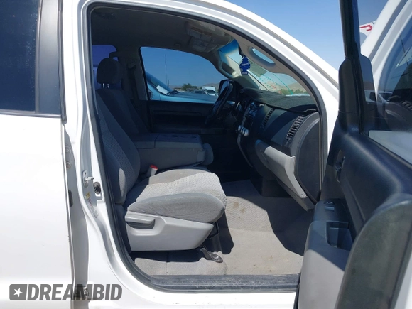 2011 Toyota Tundra z VIN 5TFRM5F1XBX028424, wystawiony jako IAAI lot #42138712 z przebiegiem 182 376 mil mil oraz . Historia ofert i sprzedaży dostępna na DreamBid. Obrazek 5.