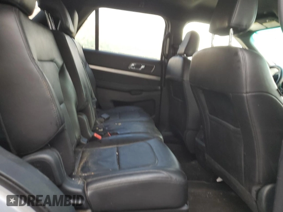 2018 Ford Explorer XLT z VIN 1FM5K8D83JGC67863, wystawiony jako Copart lot #62029795 z przebiegiem Nie podano mil oraz Szkoda całkowita • Salvage title. Historia ofert i sprzedaży dostępna na DreamBid. Obrazek 11.