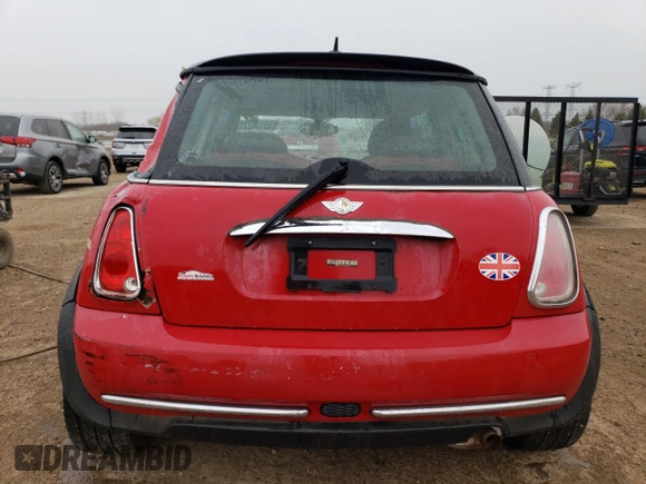 2005 MINI Hardtop с VIN WMWRC33435TC57559, выставлен на аукционе Copart как лот 53130725 с пробегом 163 438 миль миль и Списание • Salvage title. История ставок и продаж доступна на DreamBid. Изображение 6.