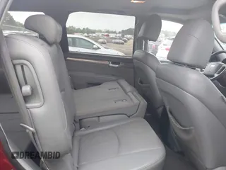 2009 Kia Borrego EX with VIN KNDJH741395010983, listed as a IAAI auction lot 41981799 with 152,278 mi miles. Bid and sale history available at carsss.com. Image 8.