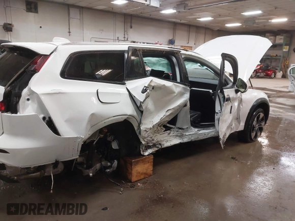 2020 Volvo V60 z VIN YV4102WK0L1037649, wystawiony jako IAAI lot #41043003 z przebiegiem 103 613 mil mil oraz . Historia ofert i sprzedaży dostępna na DreamBid. Obrazek 6.