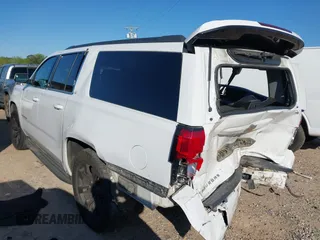 2020 Chevrolet Suburban LT z VIN 1GNSKHKC2LR112606, wystawiony jako IAAI lot #41984857 z przebiegiem 122 192 mil mil oraz . Historia ofert i sprzedaży dostępna na DreamBid. Obrazek 3.