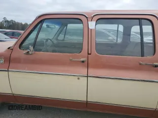 1977 Chevrolet Suburban z VIN CCL167F144344, wystawiony jako Copart lot #78394504 z przebiegiem 73 322 mil mil oraz Szkoda całkowita • Salvage title. Historia ofert i sprzedaży dostępna na DreamBid. Obrazek 13.