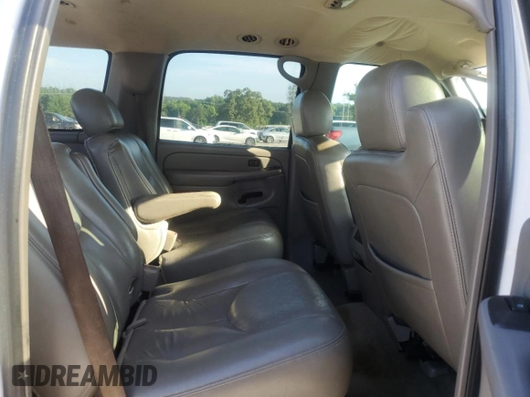 2005 Chevrolet Suburban LT with VIN 1GNEC16ZX5J126268, listed as a Copart auction lot 59576855 with 352,795 mi miles and Salvage title. Bid and sale history available at DreamBid. Image 11.