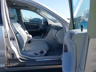 2002 Mercedes-Benz C 230/260/280/320 с VIN WDBRF61J62F233802, выставлен на аукционе IAAI как лот 42574637 с пробегом 238 810 миль миль и . История ставок и продаж доступна на DreamBid. Изображение 5.