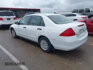 2007 Honda Accord VP z VIN 1HGCM56157A121420, wystawiony jako IAAI lot #42245867 z przebiegiem 70 440 mil mil oraz . Historia ofert i sprzedaży dostępna na DreamBid. Obrazek 3.