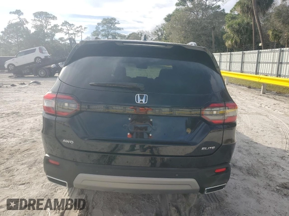 2024 Honda Pilot Elite with VIN 5FNYG1H87RB045935, listed as a Copart auction lot 43043765 with 10,544 mi miles and Salvage Title. Bid and sale history available at carsss.com. Image 6.