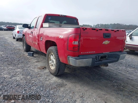 2007 Chevrolet Silverado 1500 LT w/1LT with VIN 2GCEC19J671691001, listed as a IAAI auction lot 41222623 with 453,650 mi miles. Bid and sale history available at carsss.com. Image 3.