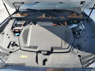 2024 Audi Q8 e-tron Premium Plus z VIN WA15AAGE7RB025662, wystawiony jako Copart lot #52006665 z przebiegiem 18 760 mil mil oraz Szkoda całkowita • Salvage title. Historia ofert i sprzedaży dostępna na DreamBid. Obrazek 11.