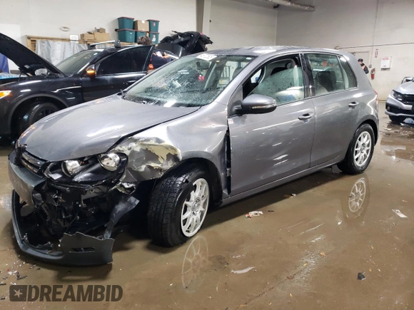 2013 Volkswagen Golf w/Conv & Sunroof z VIN WVWDB7AJ9DW103903, wystawiony jako Copart lot #45702505 z przebiegiem 59 718 mil mil oraz Szkoda całkowita • Salvage title. Historia ofert i sprzedaży dostępna na DreamBid. Obrazek 1.