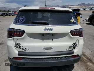2018 Jeep Compass Latitude z VIN 3C4NJCBB7JT339233, wystawiony jako Copart lot #55175065 z przebiegiem Nie podano mil oraz Szkoda całkowita • Salvage title. Historia ofert i sprzedaży dostępna na DreamBid. Obrazek 6.