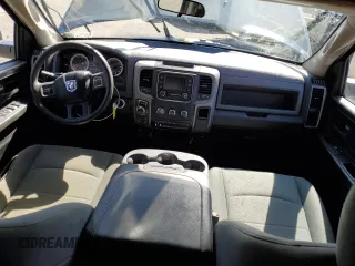 2018 Ram 1500 Tradesman z VIN 1C6RR7FM7JS273045, wystawiony jako Copart lot #49614095 z przebiegiem 68 568 mil mil oraz Czysty tytuł • Clean title. Historia ofert i sprzedaży dostępna na DreamBid. Obrazek 8.