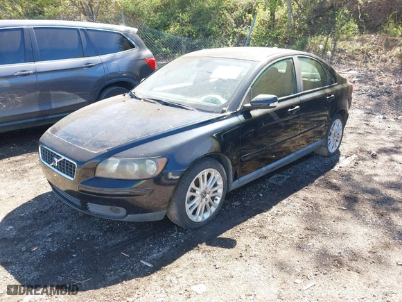 2005 Volvo S40 with VIN YV1MS382152082166, listed as a IAAI auction lot 41823251 with NaN miles. Bid and sale history available at carsss.com. Image 2.