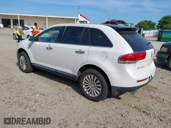 2011 Lincoln MKX with VIN 2LMDJ6JK1BBJ29254, listed as a IAAI auction lot 42086351 with 187,809 mi miles. Bid and sale history available at carsss.com. Image 3.