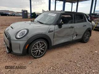 2023 MINI Hardtop 4 Door Cooper S z VIN WMW53DK04P2S81054, wystawiony jako Copart lot #55456315 z przebiegiem 22 468 mil mil oraz Szkoda całkowita • Salvage title. Historia ofert i sprzedaży dostępna na DreamBid. Obrazek 1.