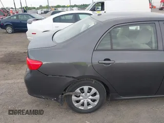 2010 Toyota Corolla z VIN 1NXBU4EE7AZ245649, wystawiony jako IAAI lot #42116044 z przebiegiem 124 984 mil mil oraz . Historia ofert i sprzedaży dostępna na DreamBid. Obrazek 15.