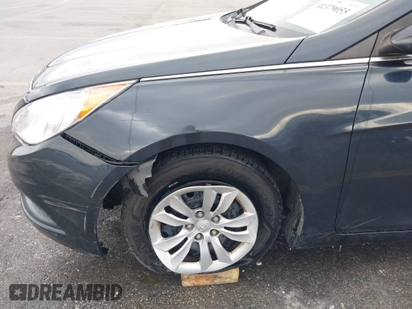 2011 Hyundai Sonata GLS PZEV with VIN 5NPEB4AC9BH229671, listed as a IAAI auction lot 41379055 with 177,319 mi miles. Bid and sale history available at carsss.com. Image 17.