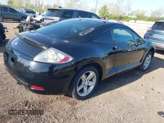 2008 Mitsubishi Eclipse GS z VIN 4A3AK24F78E007791, wystawiony jako IAAI lot #42094818 z przebiegiem 187 921 mil mil oraz . Historia ofert i sprzedaży dostępna na DreamBid. Obrazek 4.