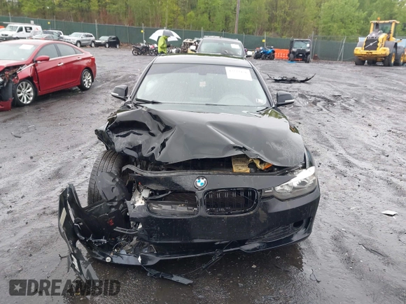 2015 BMW 3 Series 320i xDrive z VIN WBA3C3G59FNT53112, wystawiony jako IAAI lot #42222176 z przebiegiem 113 702 mil mil oraz . Historia ofert i sprzedaży dostępna na DreamBid. Obrazek 12.