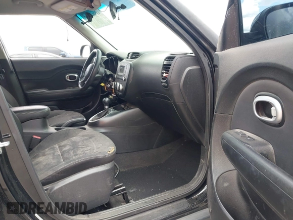 2014 Kia Soul with VIN KNDJN2A23E7010277, listed as a IAAI auction lot 41964507 with 91,726 mi miles. Bid and sale history available at carsss.com. Image 5.