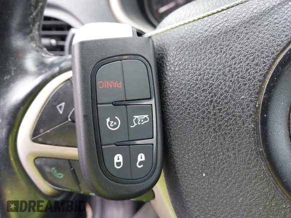 2014 Jeep Cherokee Limited with VIN 1C4PJMDS0EW232018, listed as a IAAI auction lot 41892070 with 224,372 mi miles. Bid and sale history available at carsss.com. Image 11.