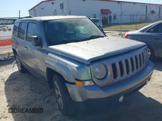 2014 Jeep Patriot Sport with VIN 1C4NJPBBXED757823, listed as a IAAI auction lot 41839740 with 186,218 mi miles and . Bid and sale history available at carsss.com. Image 1.