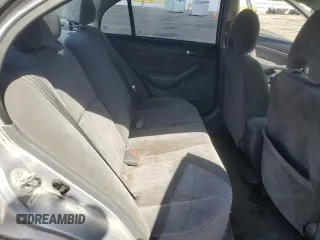 2005 Honda Civic LX z VIN 2HGES16515H610700, wystawiony jako Copart lot #53924335 z przebiegiem 195 539 mil mil oraz Tytuł czysty. Historia ofert i sprzedaży dostępna na DreamBid. Obrazek 10.