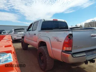 2006 Toyota Tacoma PreRunner z VIN 5TEJU62N56Z317981, wystawiony jako IAAI lot #41647457 z przebiegiem 254 512 mil mil oraz . Historia ofert i sprzedaży dostępna na DreamBid. Obrazek 14.