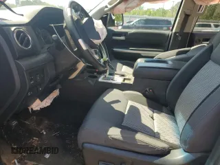 2016 Toyota Tundra SR5 z VIN 5TFDW5F10GX557117, wystawiony jako Copart lot #56503625 z przebiegiem 138 648 mil mil oraz Szkoda całkowita • Salvage title. Historia ofert i sprzedaży dostępna na DreamBid. Obrazek 7.