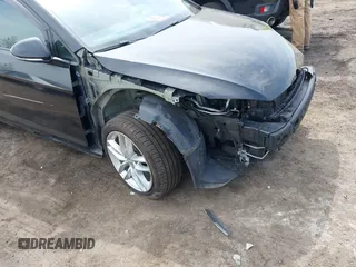 2017 Volkswagen Golf S z VIN 3VW217AU8HM064230, wystawiony jako IAAI lot #42113236 z przebiegiem 76 771 mil mil oraz . Historia ofert i sprzedaży dostępna na DreamBid. Obrazek 17.