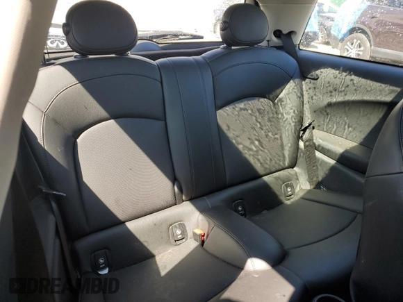 2019 MINI Hardtop Cooper с VIN WMWXP5C57K2H31420, выставлен на аукционе Copart как лот 50315255 с пробегом 114 010 миль миль и Списание • Salvage title. История ставок и продаж доступна на DreamBid. Изображение 10.