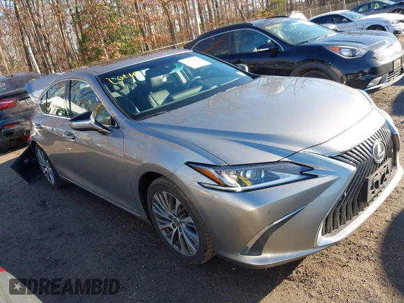 2020 Lexus ES with VIN 58ADZ1B13LU073464, listed as a IAAI auction lot 41195303 with 57,991 mi miles. Bid and sale history available at carsss.com. Image 1.