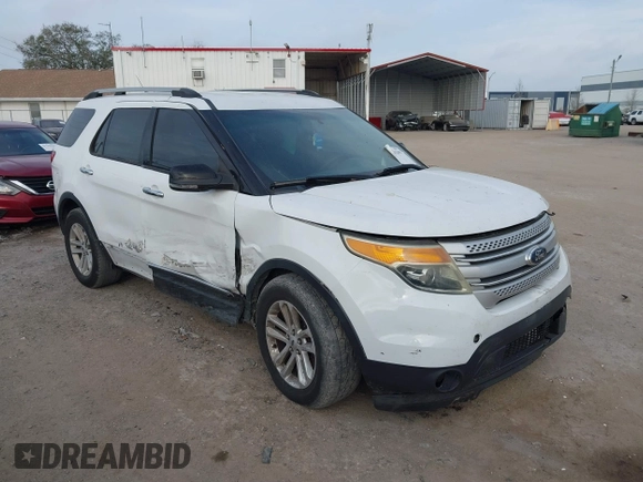 2015 Ford Explorer XLT with VIN 1FM5K7D84FGB07444, listed as a IAAI auction lot 41632589 with 196,889 mi miles and . Bid and sale history available at carsss.com. Image 1.