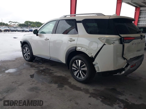 2024 Nissan Pathfinder SL z VIN 5N1DR3CA7RC312806, wystawiony jako IAAI lot #41354638 z przebiegiem 1 148 mil mil oraz . Historia ofert i sprzedaży dostępna na DreamBid. Obrazek 3.
