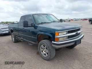 1995 Chevrolet Silverado 1500 with VIN 1GCEK19KXSE221637, listed as a IAAI auction lot 42156417 with 229,345 mi miles and . Bid and sale history available at DreamBid. Image 1.