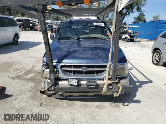 2000 Ford Explorer with VIN 1FMDU64P6YZA48430, listed as a Copart auction lot 44578445 with 305,291 mi miles and Salvage title. Bid and sale history available at DreamBid. Image 5.
