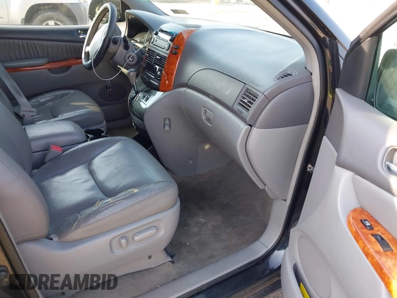 2010 Toyota Sienna XLE z VIN 5TDYK4CC4AS310757, wystawiony jako IAAI lot #42496526 z przebiegiem 238 468 mil mil oraz . Historia ofert i sprzedaży dostępna na DreamBid. Obrazek 5.