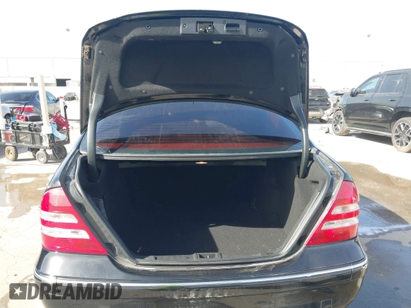2006 Mercedes-Benz C Sport with VIN WDBRF52H46E021580, listed as a IAAI auction lot 41843935 with 78,991 mi miles. Bid and sale history available at carsss.com. Image 17.