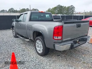 2008 GMC Sierra 1500 Work Truck z VIN 1GTEC19X08Z301295, wystawiony jako IAAI lot #41810350 z przebiegiem 266 306 mil mil oraz . Historia ofert i sprzedaży dostępna na DreamBid. Obrazek 3.