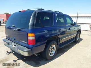 2002 Chevrolet Tahoe LT with VIN 1GNEC13Z52R257092, listed as a IAAI auction lot 41894646 with 333,103 mi miles. Bid and sale history available at carsss.com. Image 4.