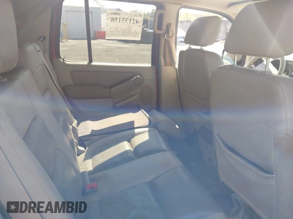 2006 Ford Explorer XLT with VIN 1FMEU73EX6UA02233, listed as a IAAI auction lot 42135158 with 114,137 mi miles. Bid and sale history available at carsss.com. Image 8.