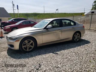 2013 BMW 3 Series 328i xDrive z VIN WBA3B5G56DNS01400, wystawiony jako Copart lot #59516605 z przebiegiem 159 638 mil mil oraz Czysty tytuł • Clean title. Historia ofert i sprzedaży dostępna na DreamBid. Obrazek 1.