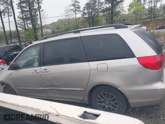 2006 Toyota Sienna CE with VIN 5TDZA23C16S557267, listed as a IAAI auction lot 41976547 with 256,192 mi miles. Bid and sale history available at carsss.com. Image 14.