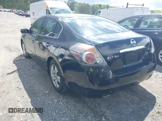 2007 Nissan Altima 2.5 with VIN 1N4AL21E27C111794, listed as a IAAI auction lot 42027082 with 185,656 mi miles. Bid and sale history available at carsss.com. Image 3.