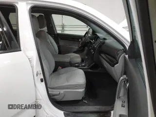 2011 Kia Sorento LX with VIN 5XYKTCA14BG007524, listed as a IAAI auction lot 41251094 with 150,053 mi miles. Bid and sale history available at carsss.com. Image 5.