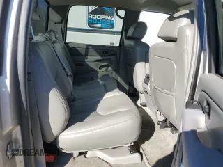 2005 GMC Sierra Denali z VIN 2GTEK63N551145668, wystawiony jako Copart lot #50544675 z przebiegiem Nie podano mil oraz Tytuł czysty. Historia ofert i sprzedaży dostępna na DreamBid. Obrazek 10.
