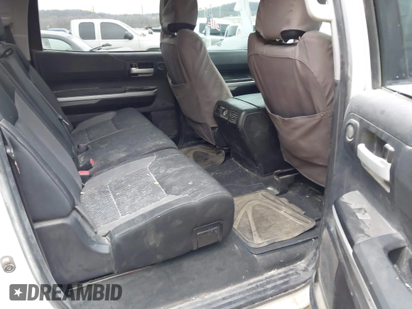 2016 Toyota Tundra SR5 z VIN 5TFDW5F13GX509045, wystawiony jako IAAI lot #41554023 z przebiegiem 165 026 mil mil oraz . Historia ofert i sprzedaży dostępna na DreamBid. Obrazek 8.