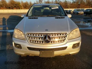 2007 Mercedes-Benz M 350 z VIN 4JGBB86E27A260260, wystawiony jako Copart lot #82666864 z przebiegiem 182 936 mil mil oraz Czysty tytuł • Clean title. Historia ofert i sprzedaży dostępna na DreamBid. Obrazek 5.