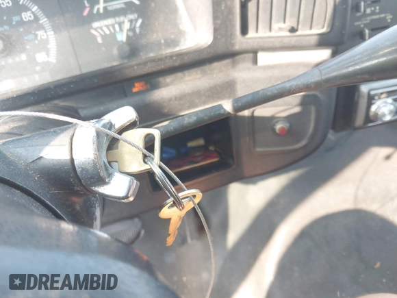1987 Ford F-250 with VIN 1FTFF25N7HPA33055, listed as a IAAI auction lot 42492336 with 457,819 mi miles and . Bid and sale history available at DreamBid. Image 11.